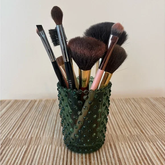 Green Textured Glass Tumbler - Picture 2 of 5